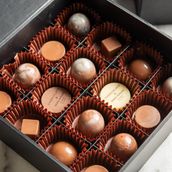 Chocolate box for occasions, 16 pieces