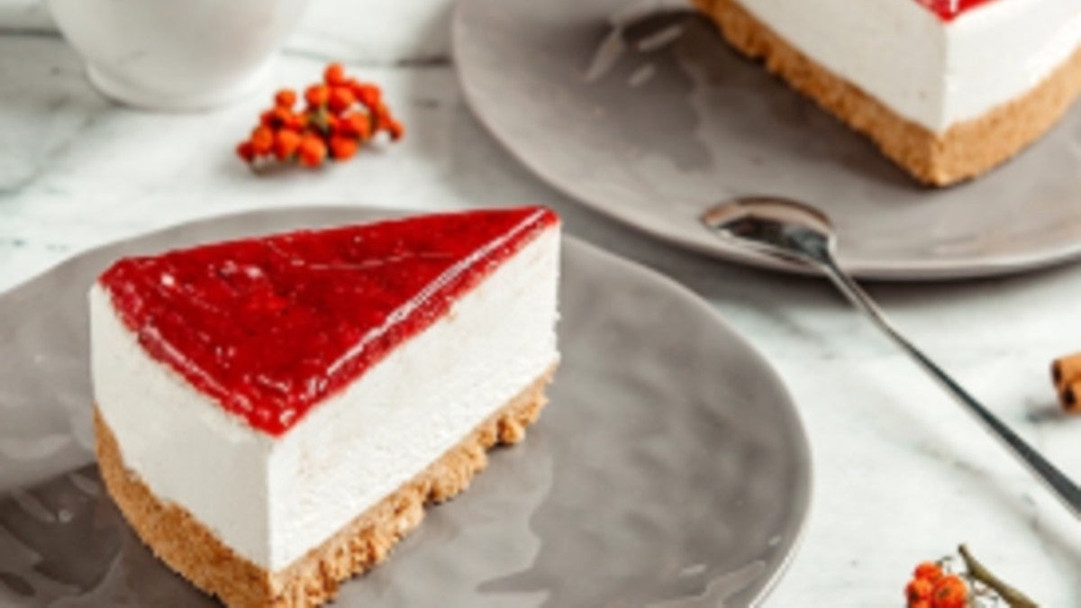 Strawberry Cheesecake (Slice)