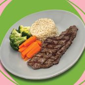 Steak Beff Striploin Not Fat With Brown Ricem Brocolis Carrot (Calories: 550 Kcal Proteins: 45GCarbs: 75G Fats: 10G)