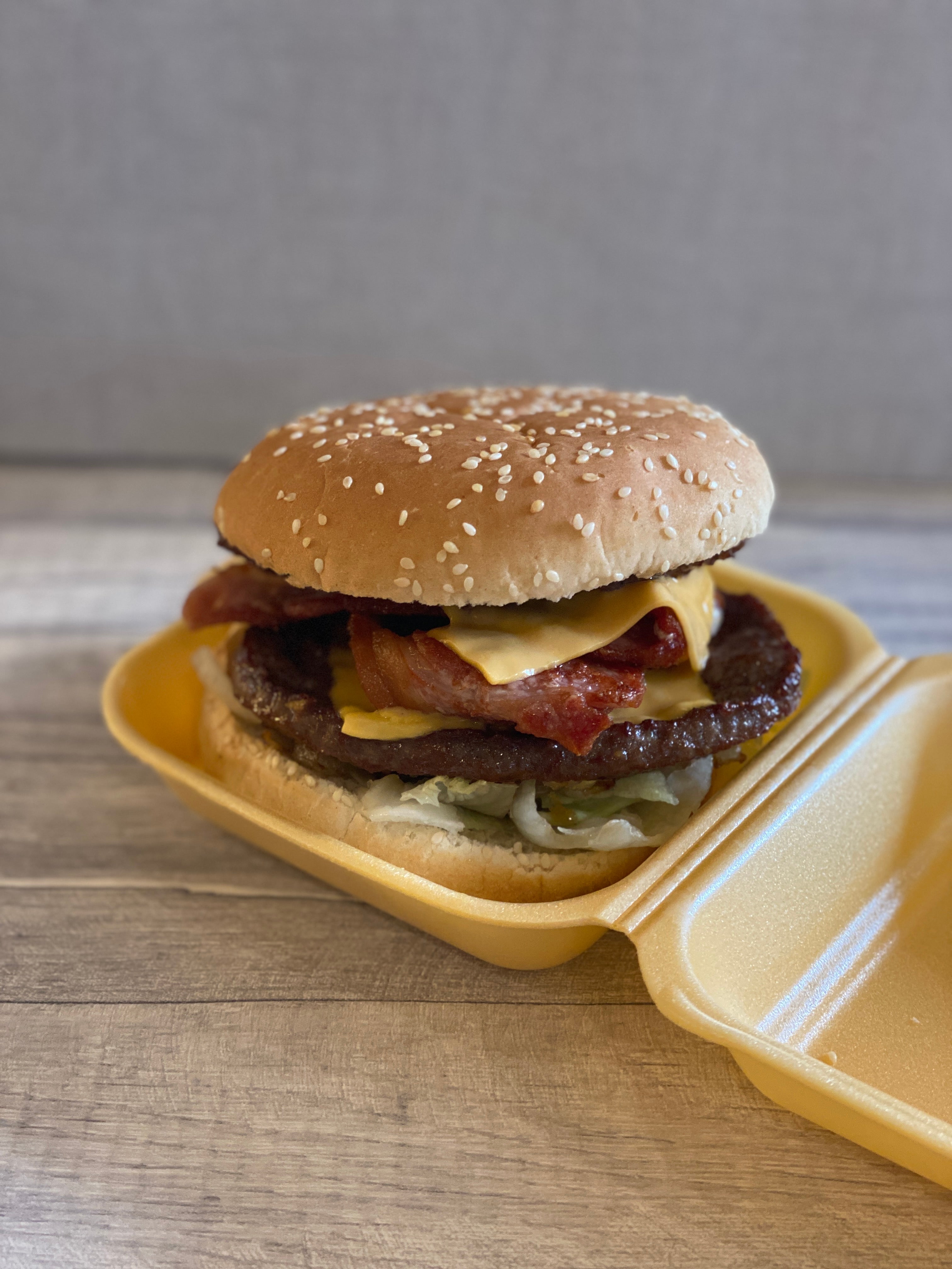 Frydays Special Burger