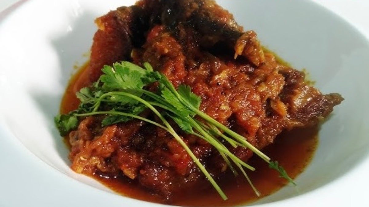Burmese Braised Fish Curry (ငါးကြော်နှပ်)