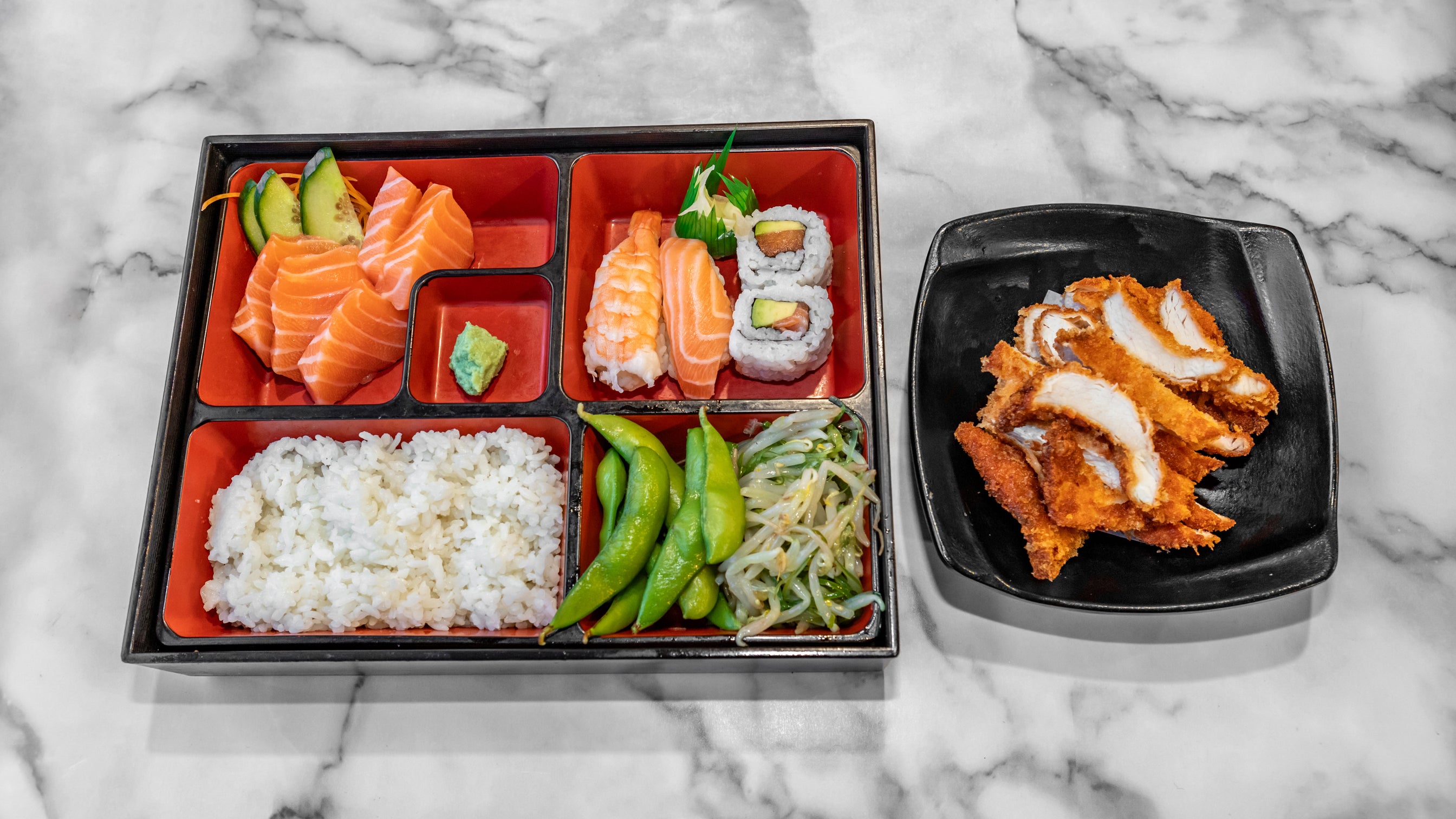 Chicken Katsu Bento (Deep-Fried Chicken) halal