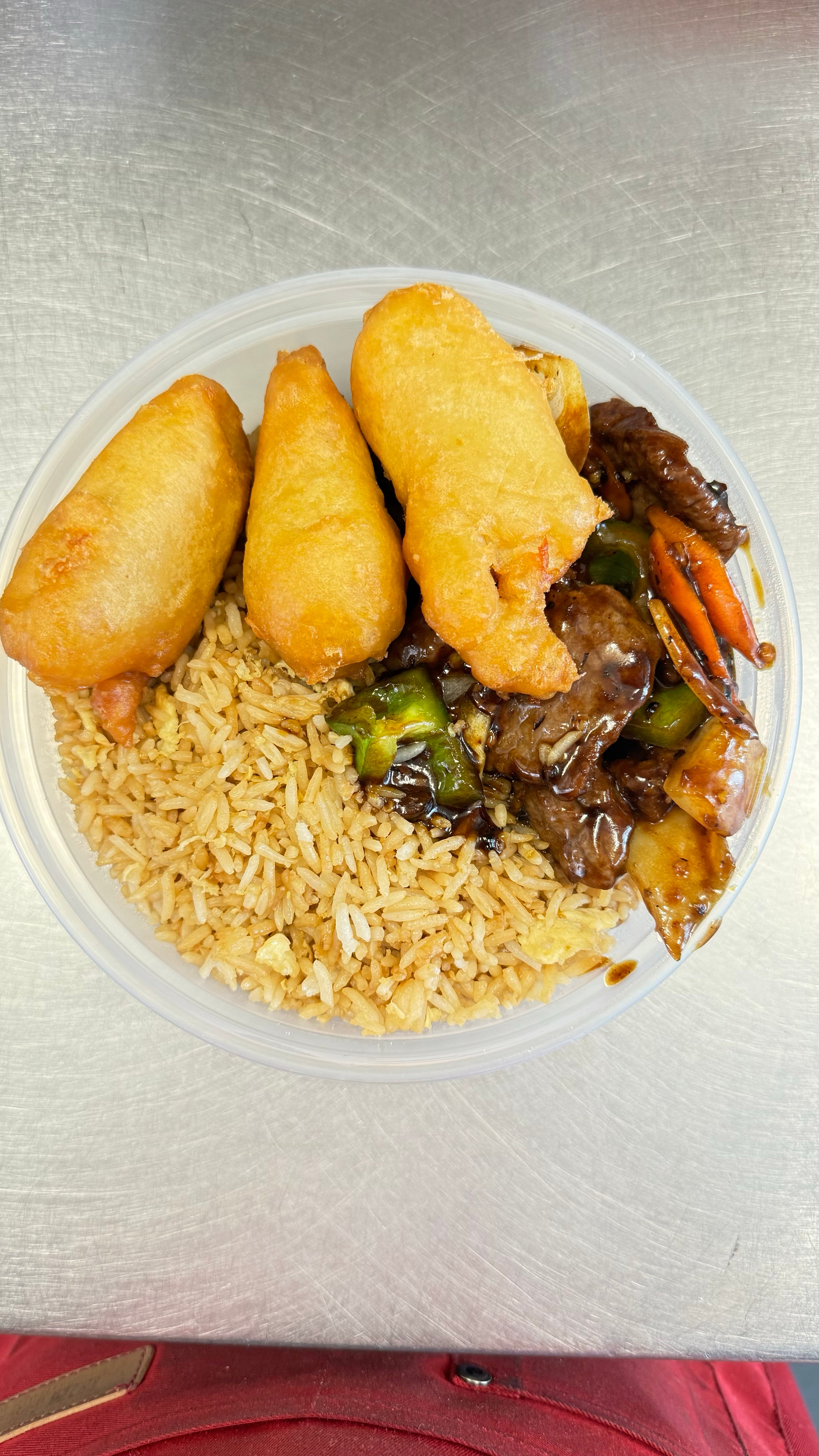 B4 Chicken Balls, Beef with Green Pepper in Black Bean Sauce (Medium Spicy), and Fried Rice鸡球士牛饭