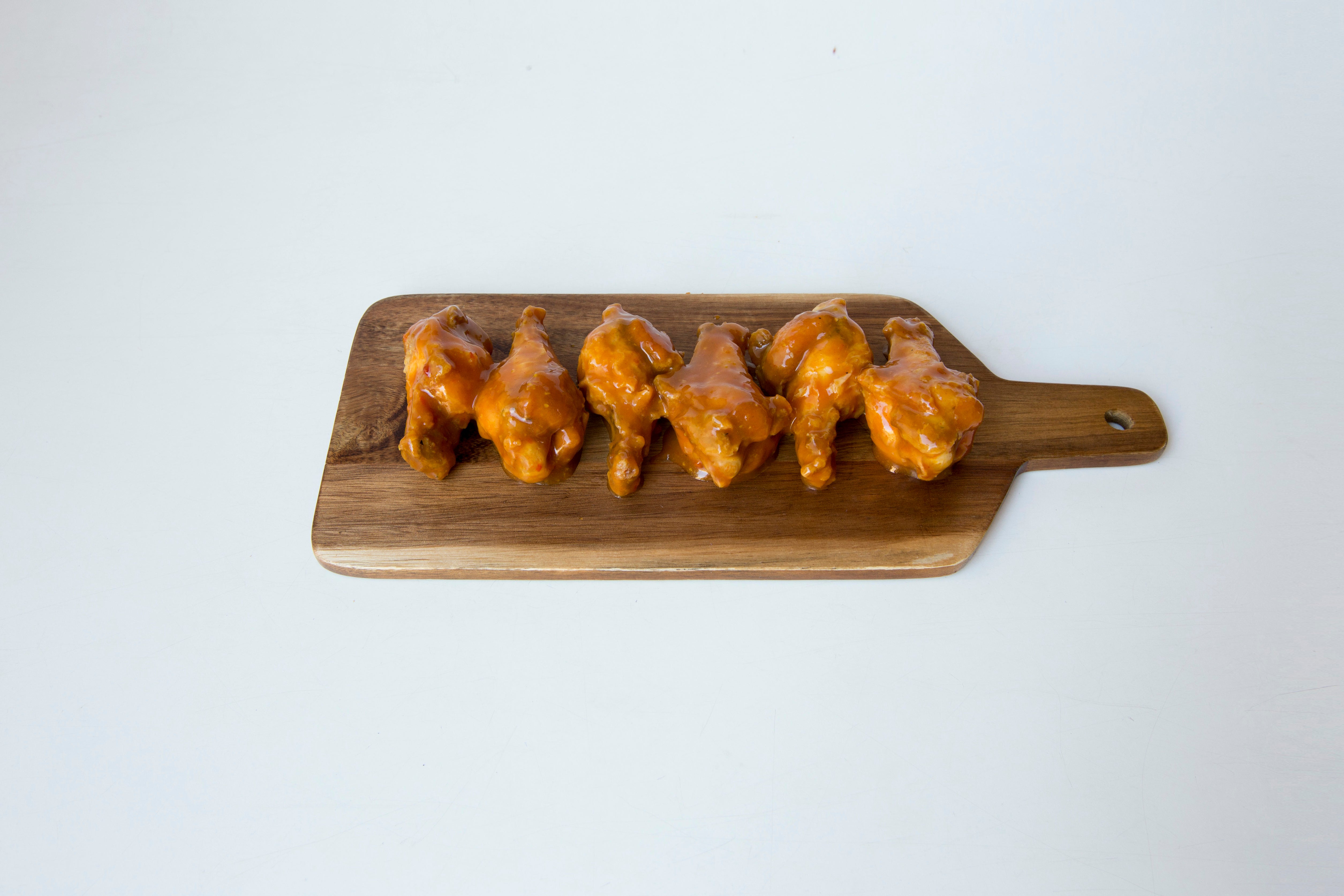GARLIC & SPICE BUFFALO WINGS