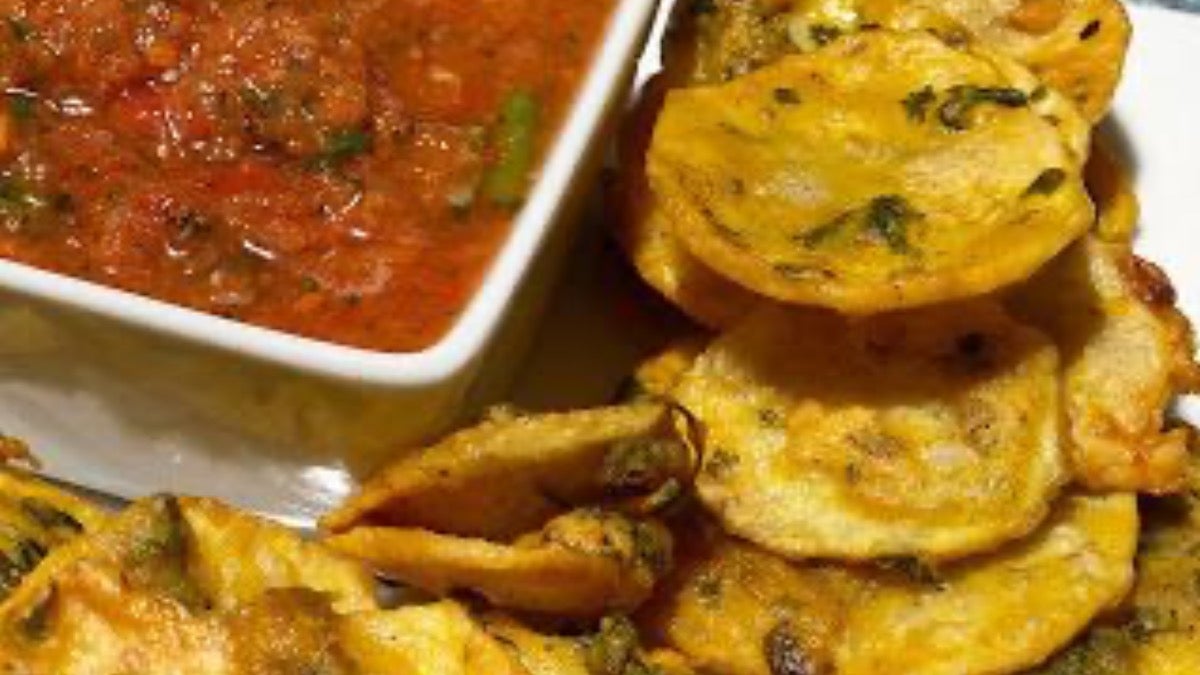 Crispy Bhajia With Chutney