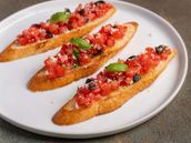 TOMATO BRUSCHETTA