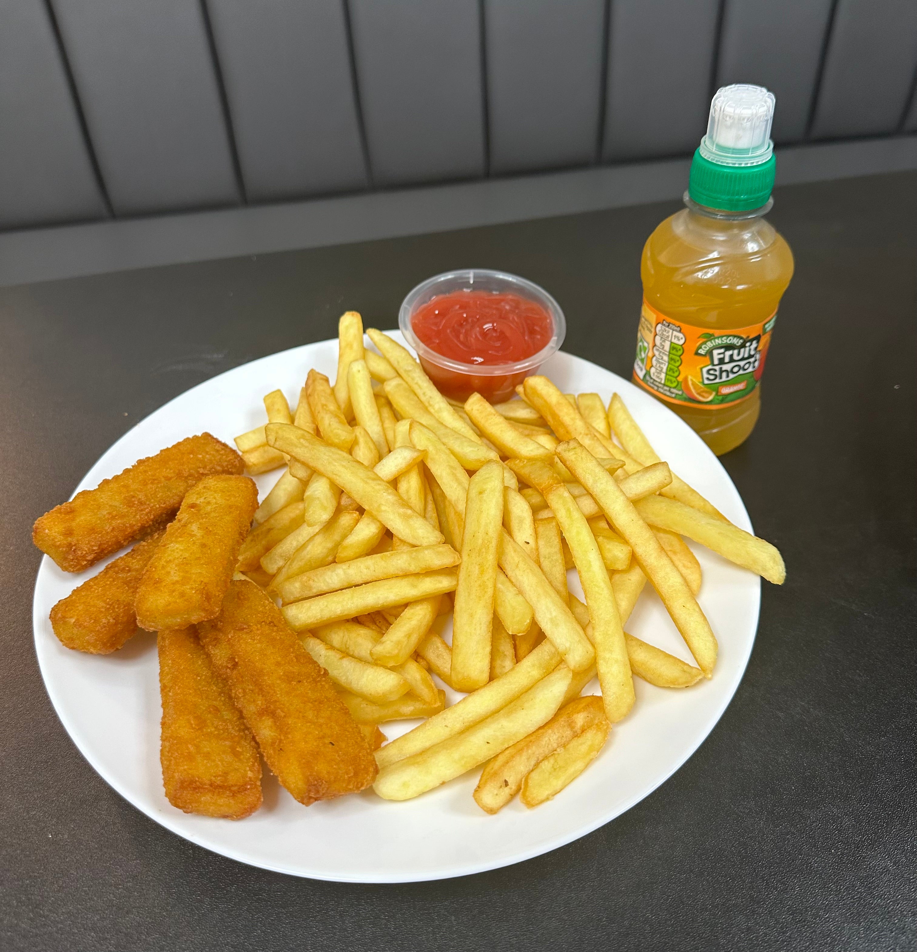 Fish Finger with chips & drink
