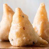 Butter Chicken Samosa