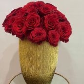 15 Pcs Red Roses With Golden Pot