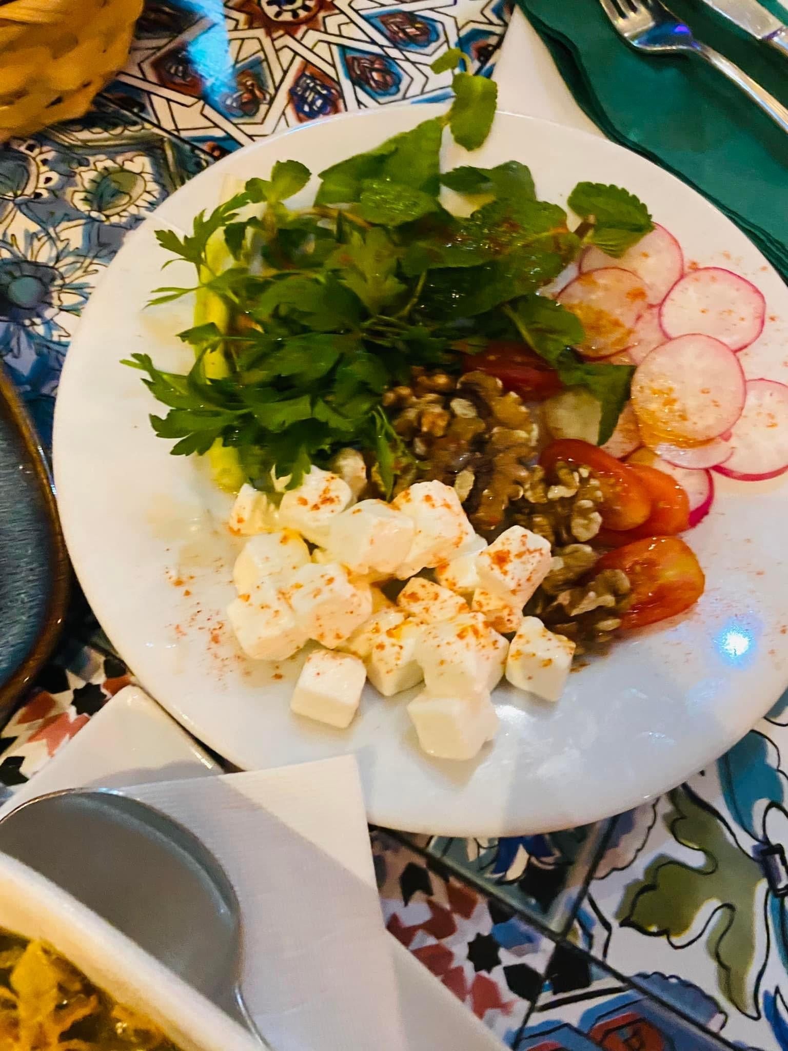 8 Sabzi - O Panir