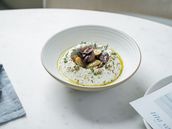 Labneh Bil Zaatar Wa Zeitoun