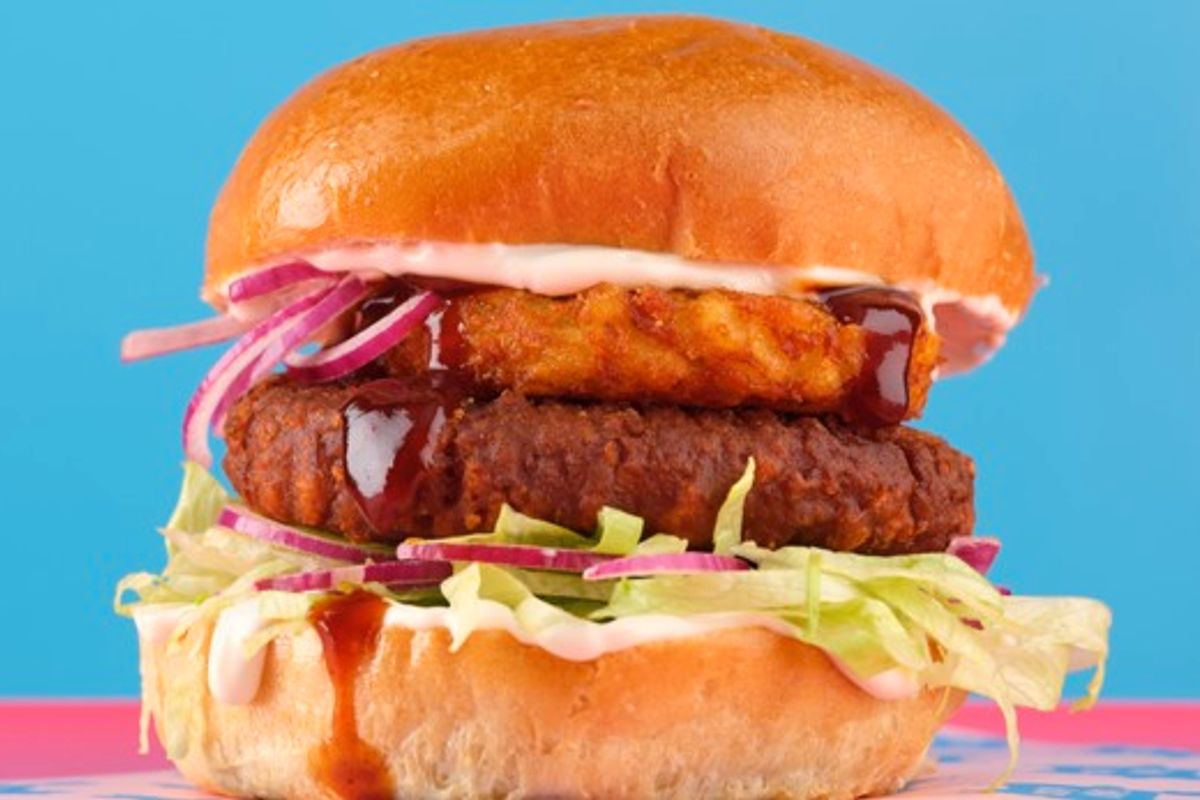 The Cluckless Vegan Tower Burger (VG)