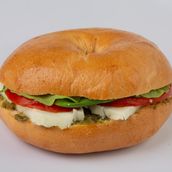 Halloumi Pesto Bagel (Vegan)
