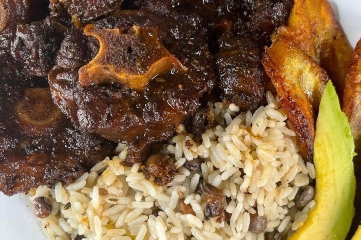 Jerk Oxtail with 1000ml fresh sugarcane juice