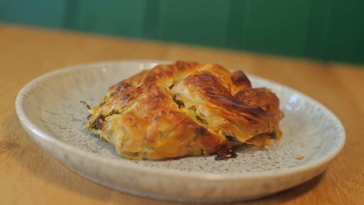 Borek (v)