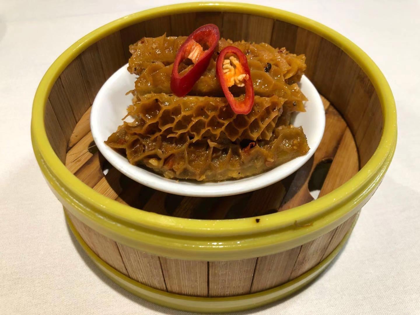 Steamed Honeycomb Tripe in Black Pepper黑椒金钱肚