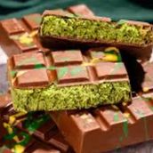 Chocolate with Kunafa And Pistachio 