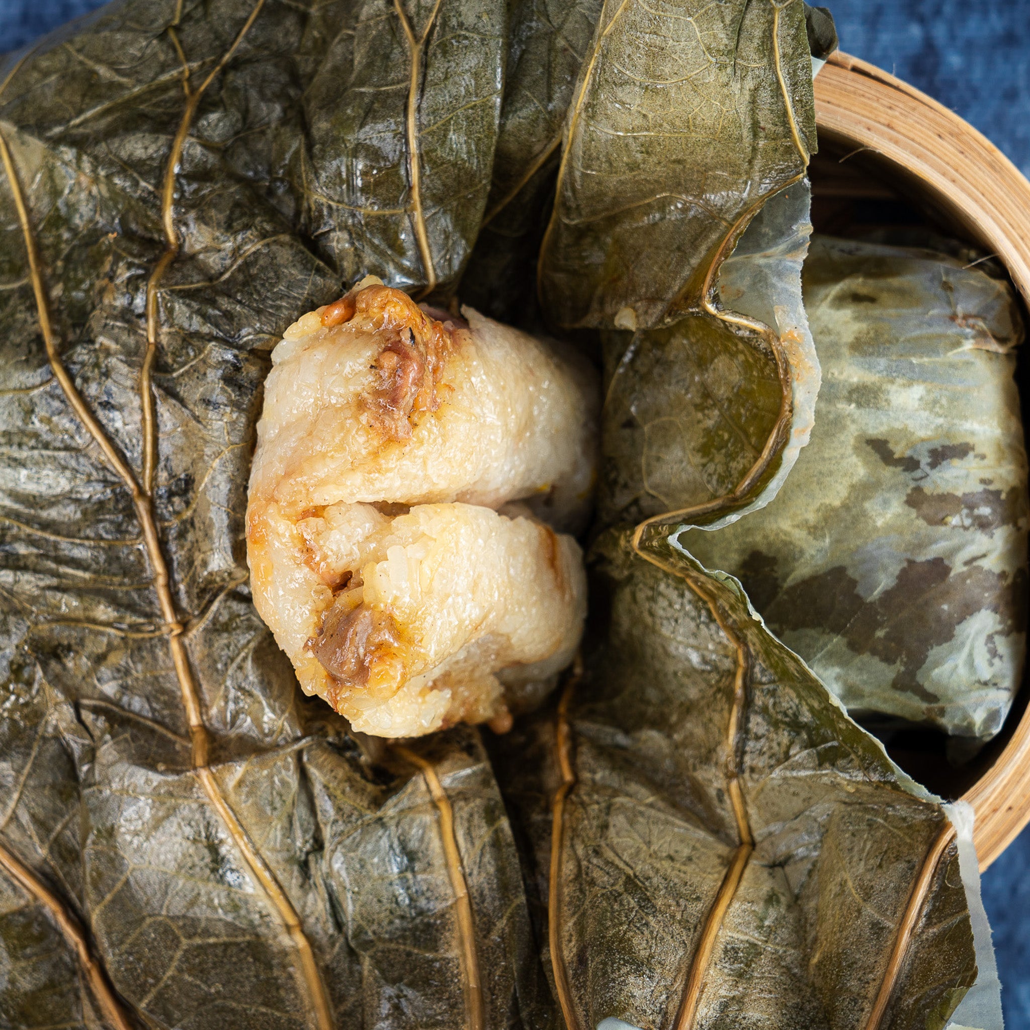 Glutinous Rice with Chicken & Pork sausage Wrapped with Lotus Leaf (2pcs)