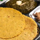Sarson Ka Saag With 2 Makki Roti