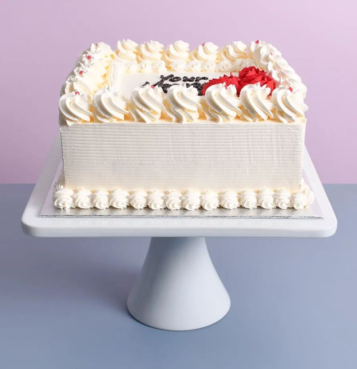 8'' Classic Fresh Cream & Red Flowers
