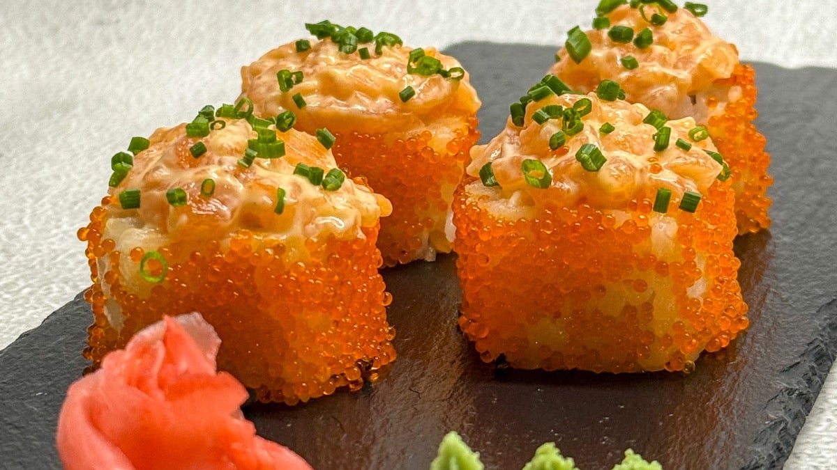 Salmon signature uramaki