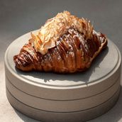 Roasted Almond Croissant 