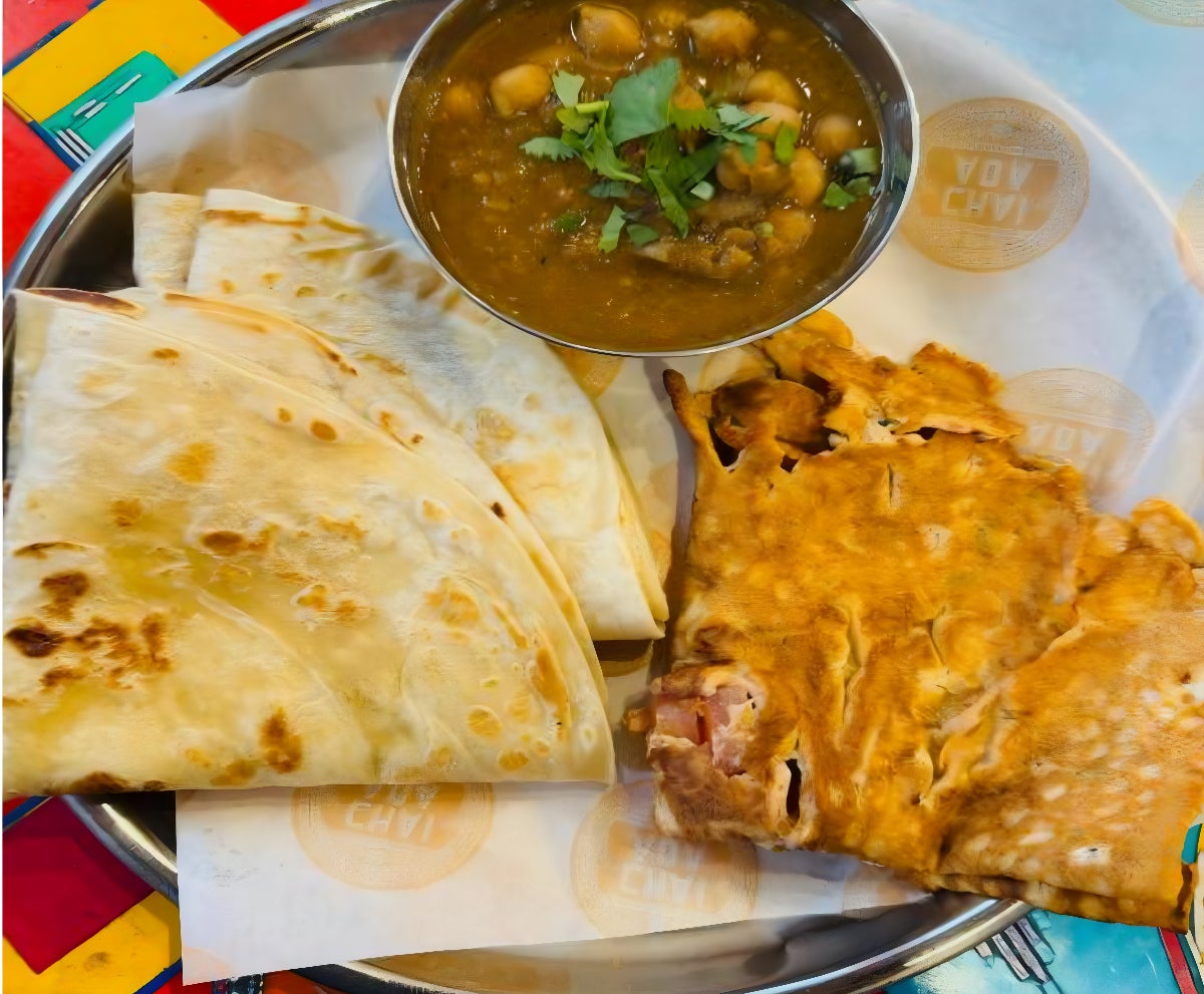 Omellete Paratha Roll