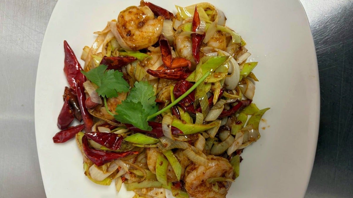 Shanghai Style Spicy Sautéed Prawns 上海辣子蝦球
