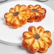 Flower Bun With Cottage Cheese