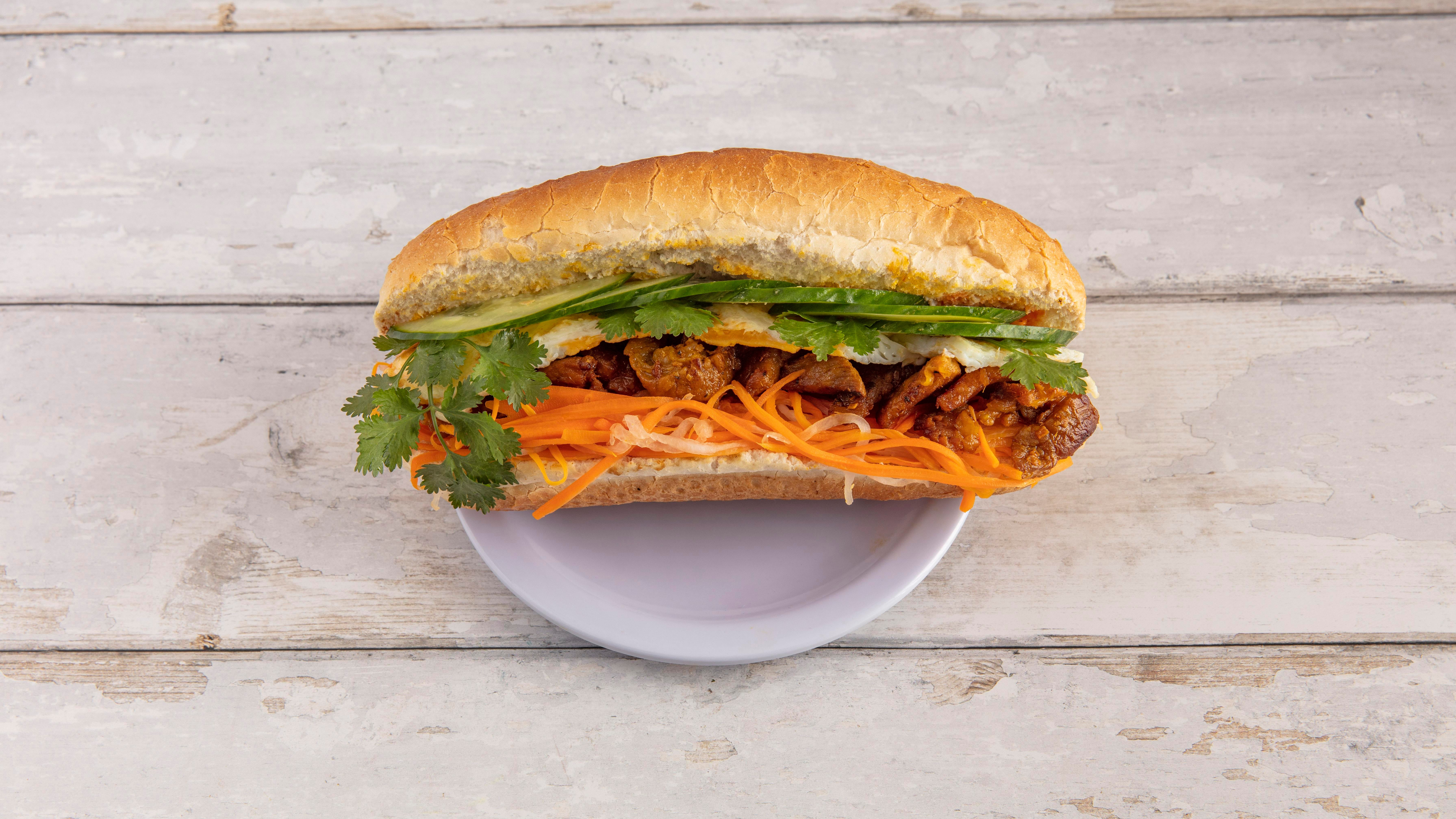Bánh Mi Special/Bánh mì đặc biệt (có trứng)