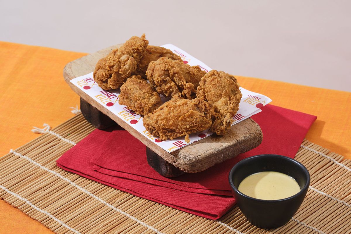 6 Golden-Crisp Wings + Choice of Sauce
