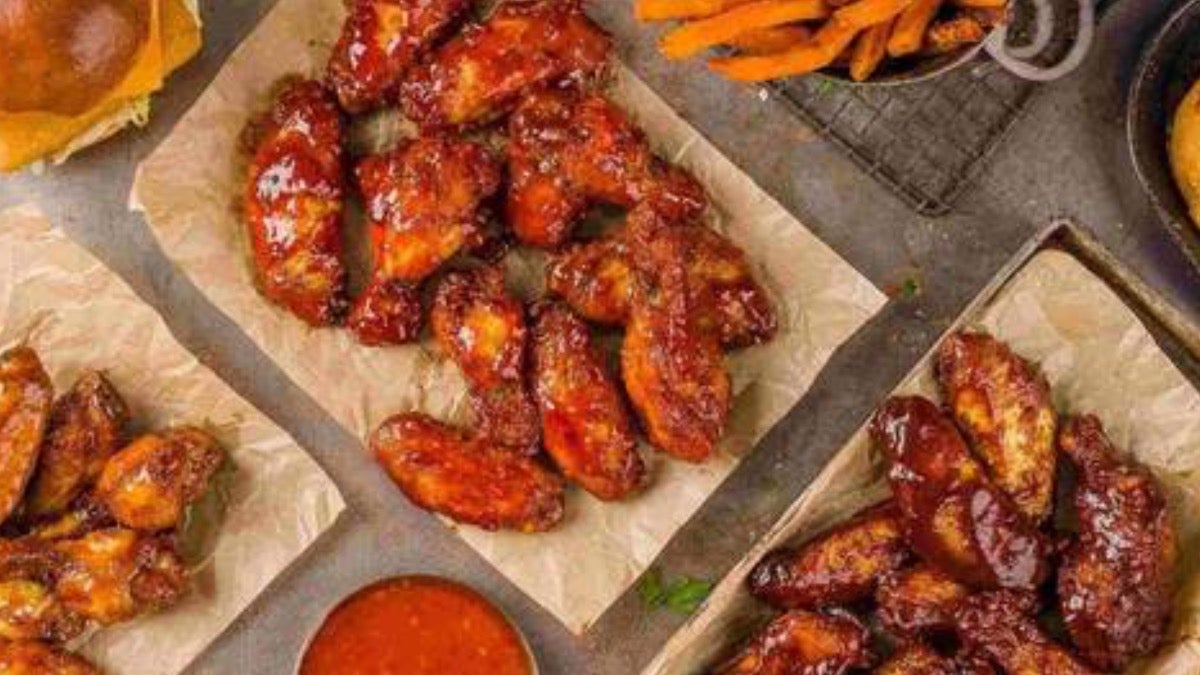 15 Wings BBQ or Spicy