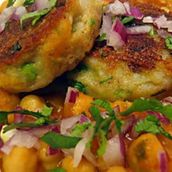 Aloo Tikki Chole Chaat