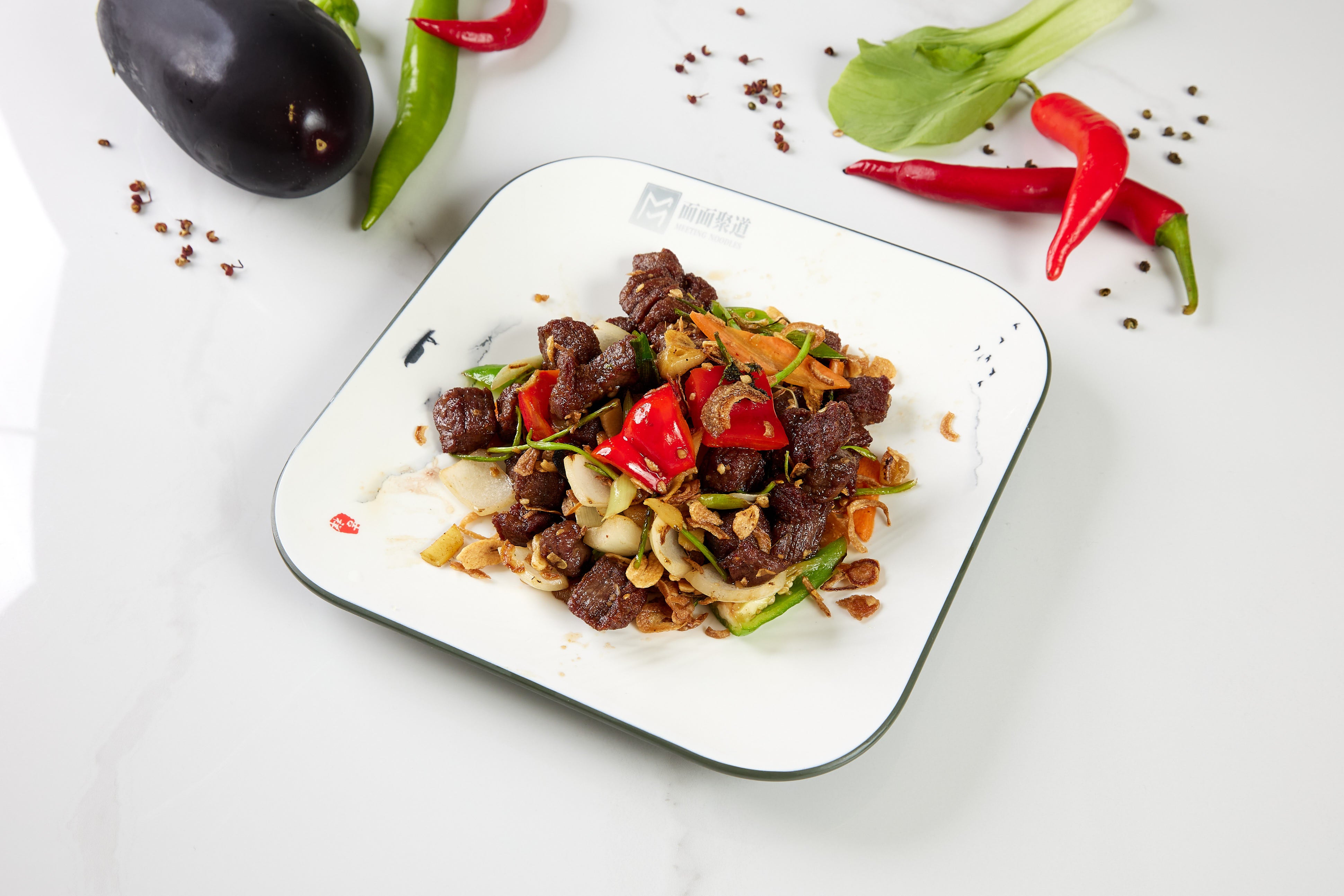 Beef Tenderloin with Seven Flavours and Scallions 七味葱香牛柳粒