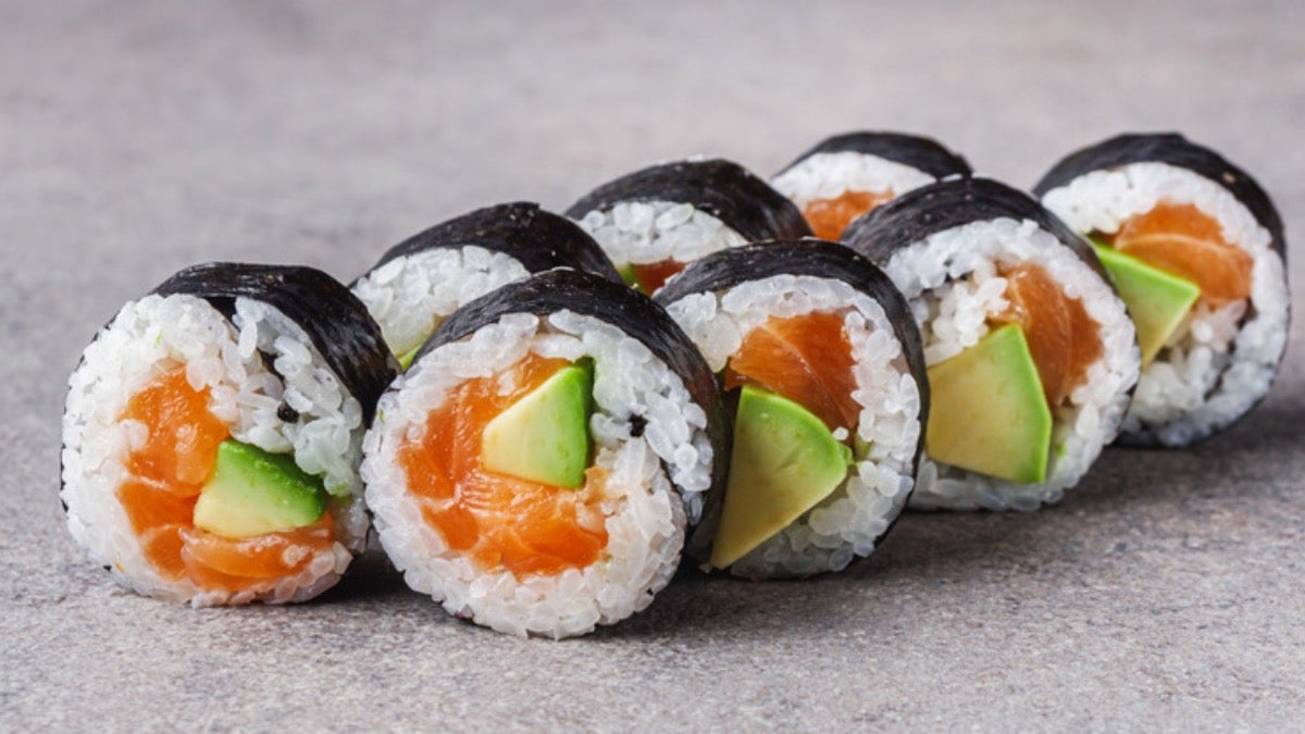 Salmon & Avocado Futomaki 三文鱼牛油果太卷