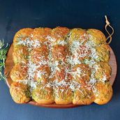Cheesy Garlic bread 8 balls