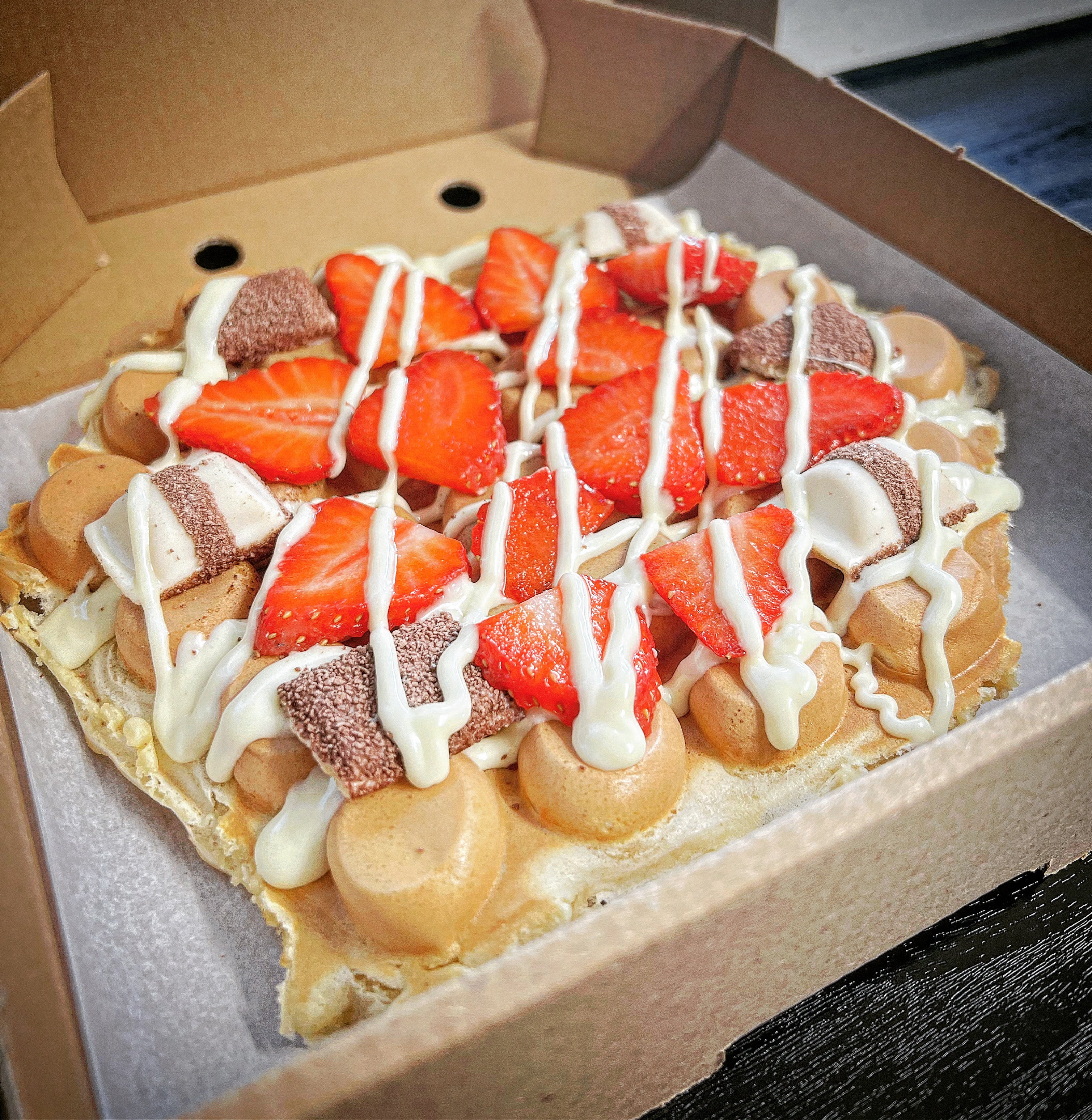 ����Bueno-Strawberries Bubble Waffle����