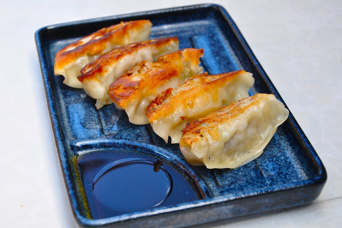 Yaki Chicken Gyoza (5pcs)   煎鸡饺