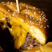 GARYS SIGNATURE BURGER