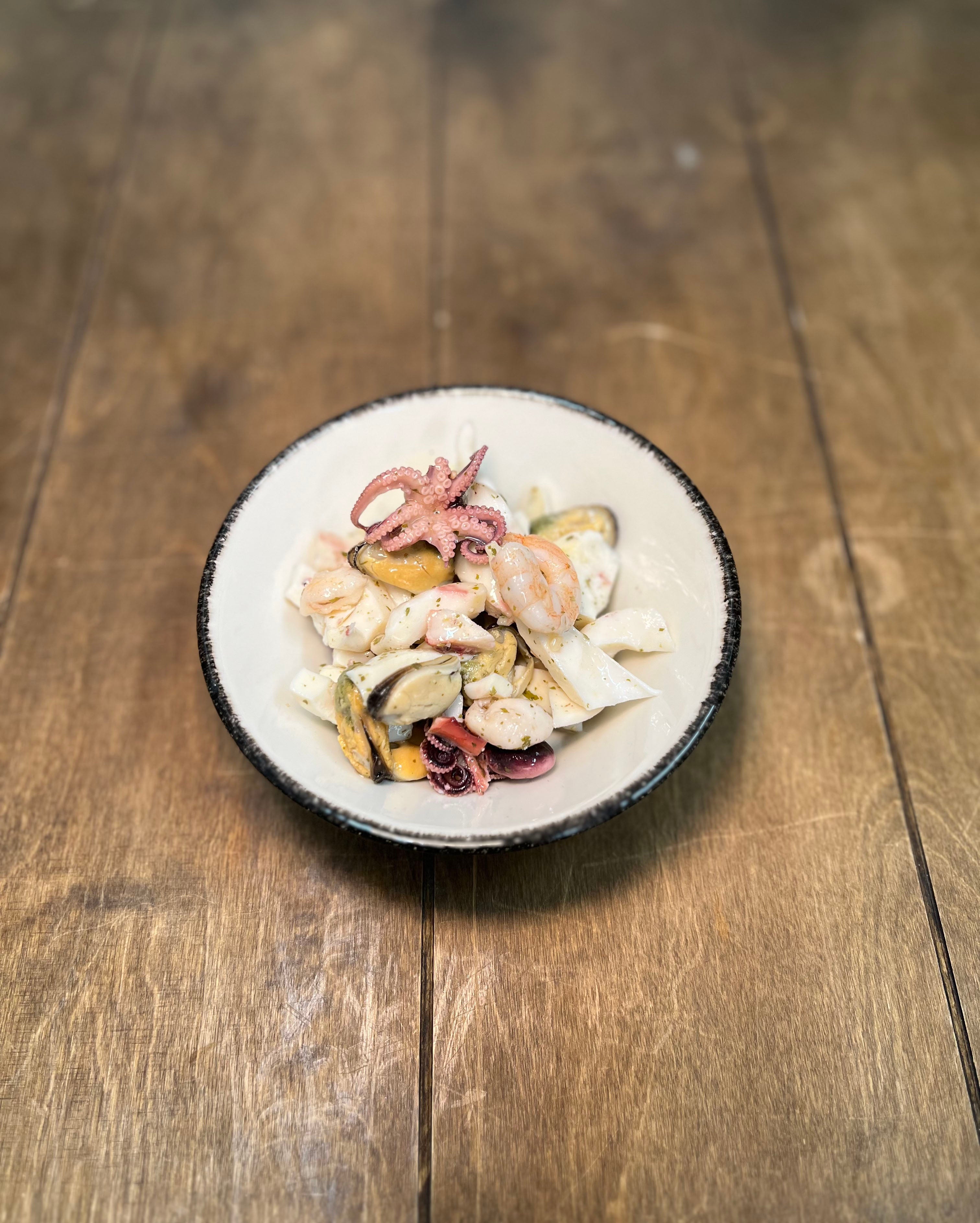 Mixed Seafood Salad in oil