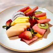 Seasonal Fresh Fruit Cuts