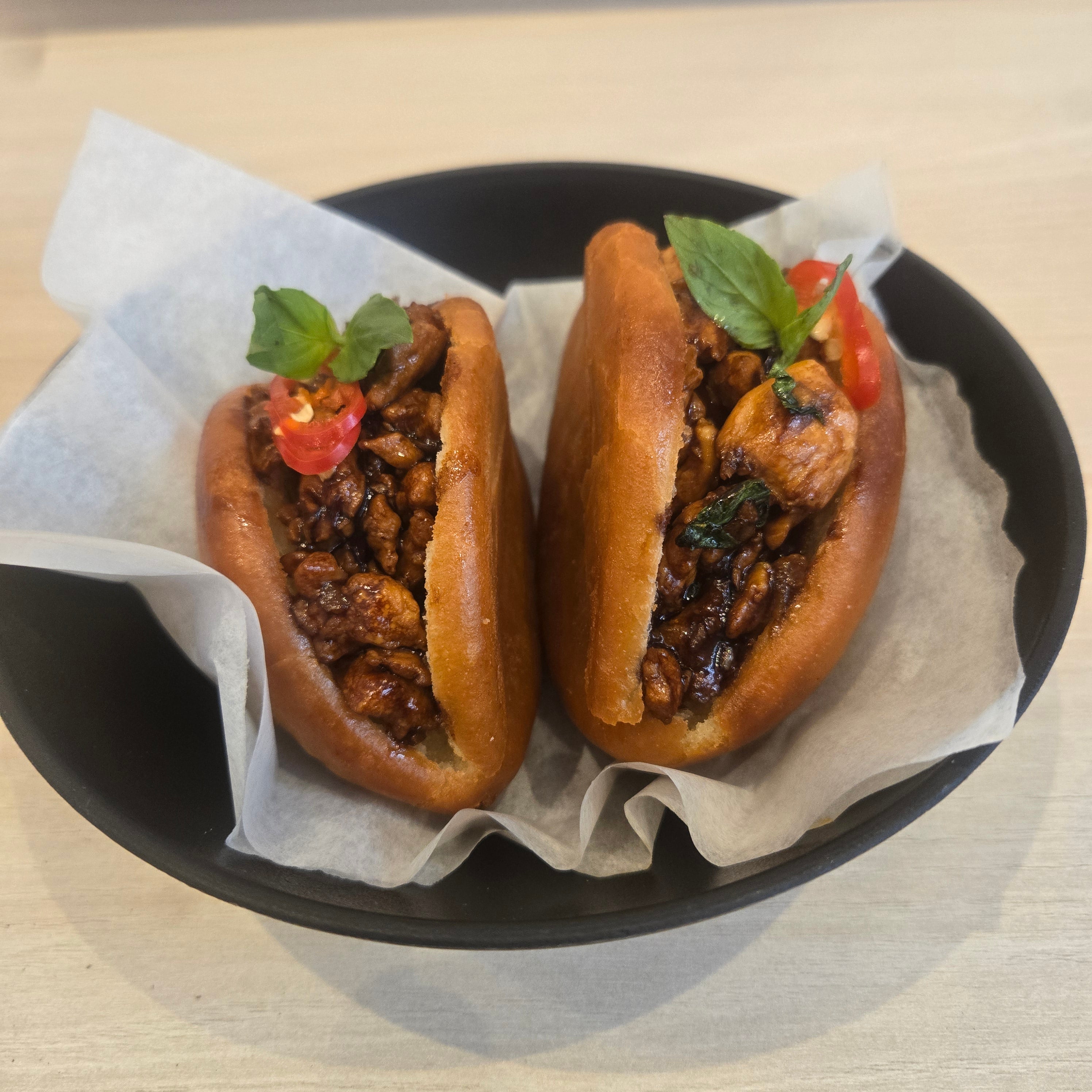 Fried Bao with Pad Kra Pao chicken (2pcs