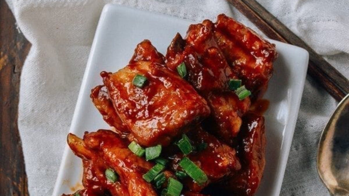 Pork Ribs in Sweet Peking Sauce