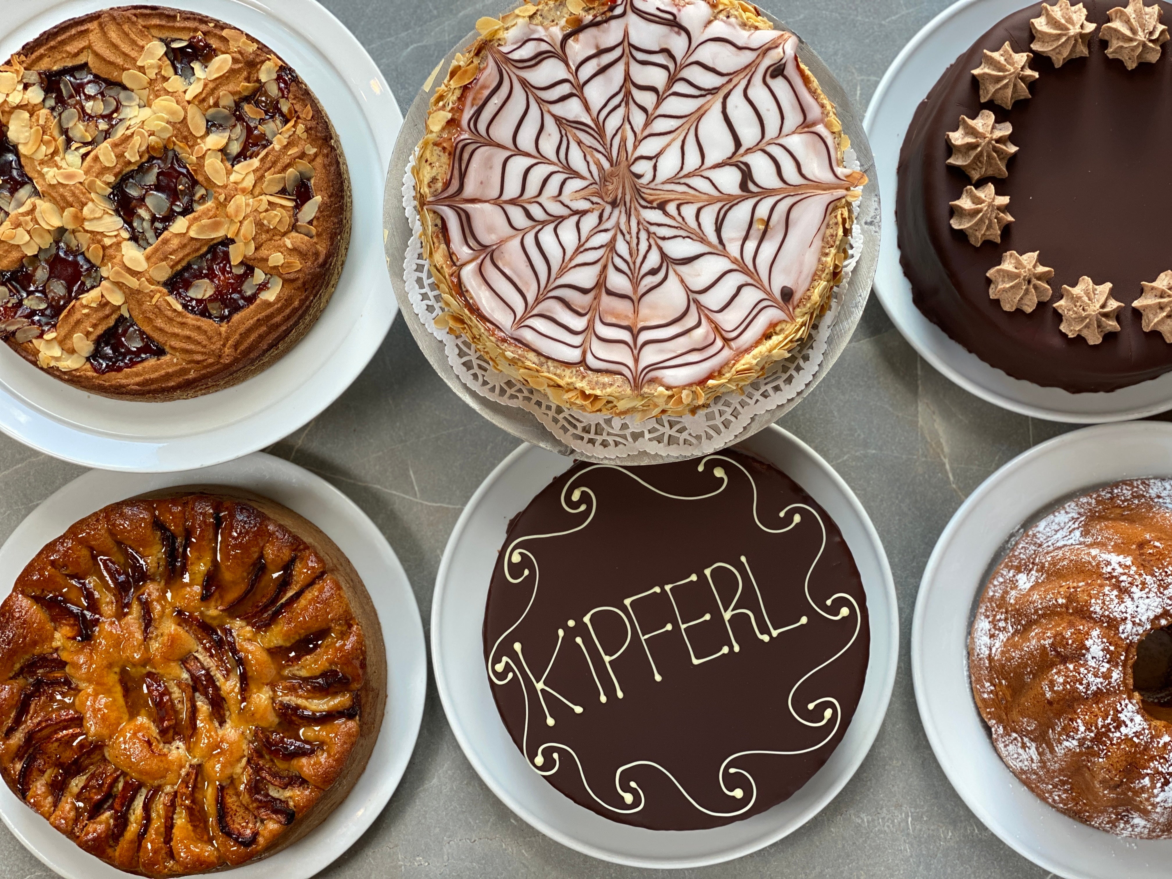 Kipferl Austrian Cakes