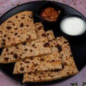Gobhi Paratha With Curd And Pickle