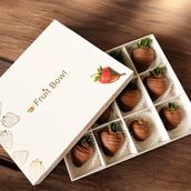 12 Pieces Strawberry Dipped In Dark Choclate