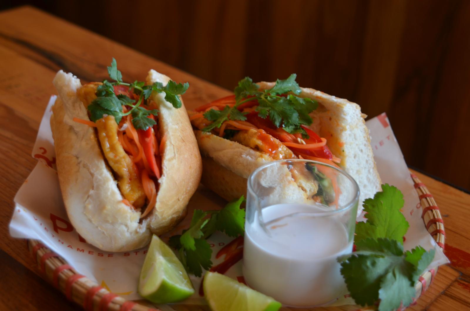 new chicken bánh mì curry /bánh mì cari gà