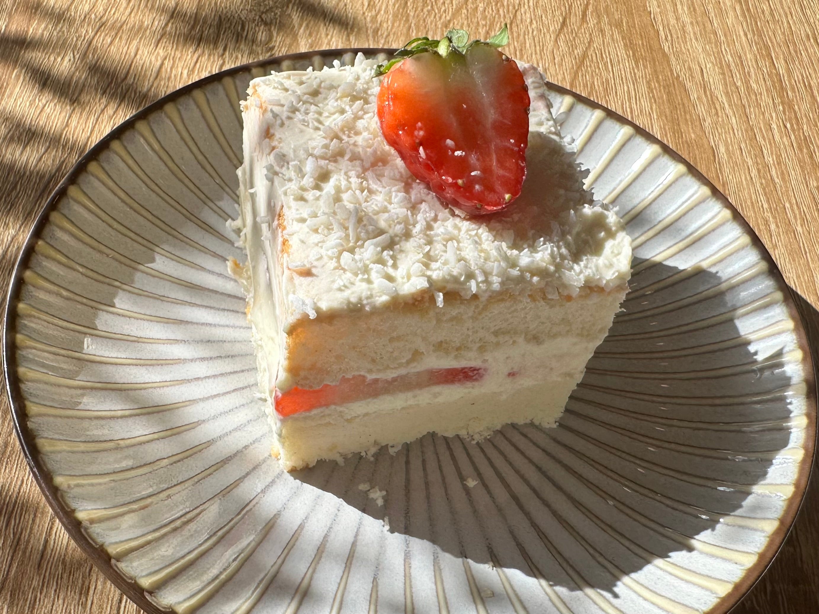 Strawberry cream cake