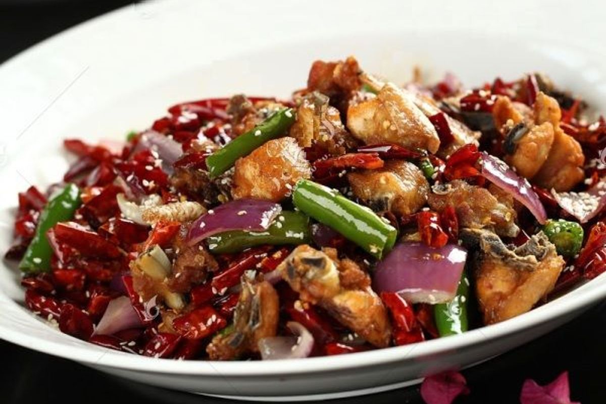 404. Chicken in Dry Pot Rice Bowl 干锅  鸡蓋饭