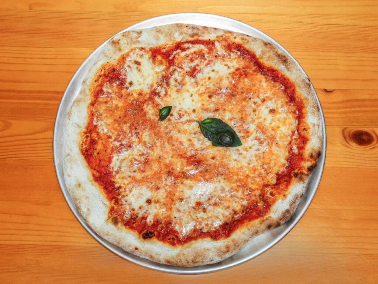 6 x ANY PIZZAS FOR THE PRICE OF 5